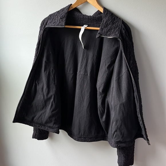 Lululemon Rippled Full Zip Jacket size 8 - Picture 5 of 9